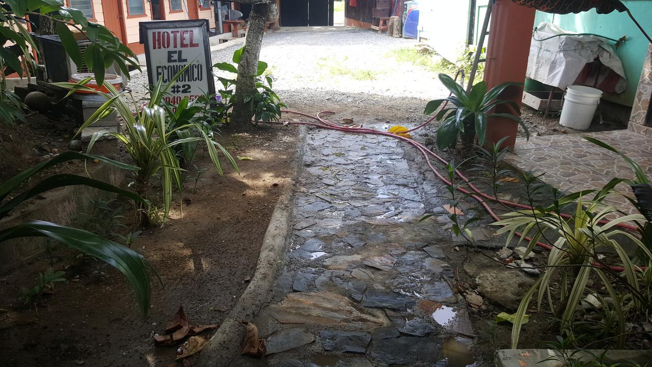 Hotel Economica Coxen Hole Exterior foto