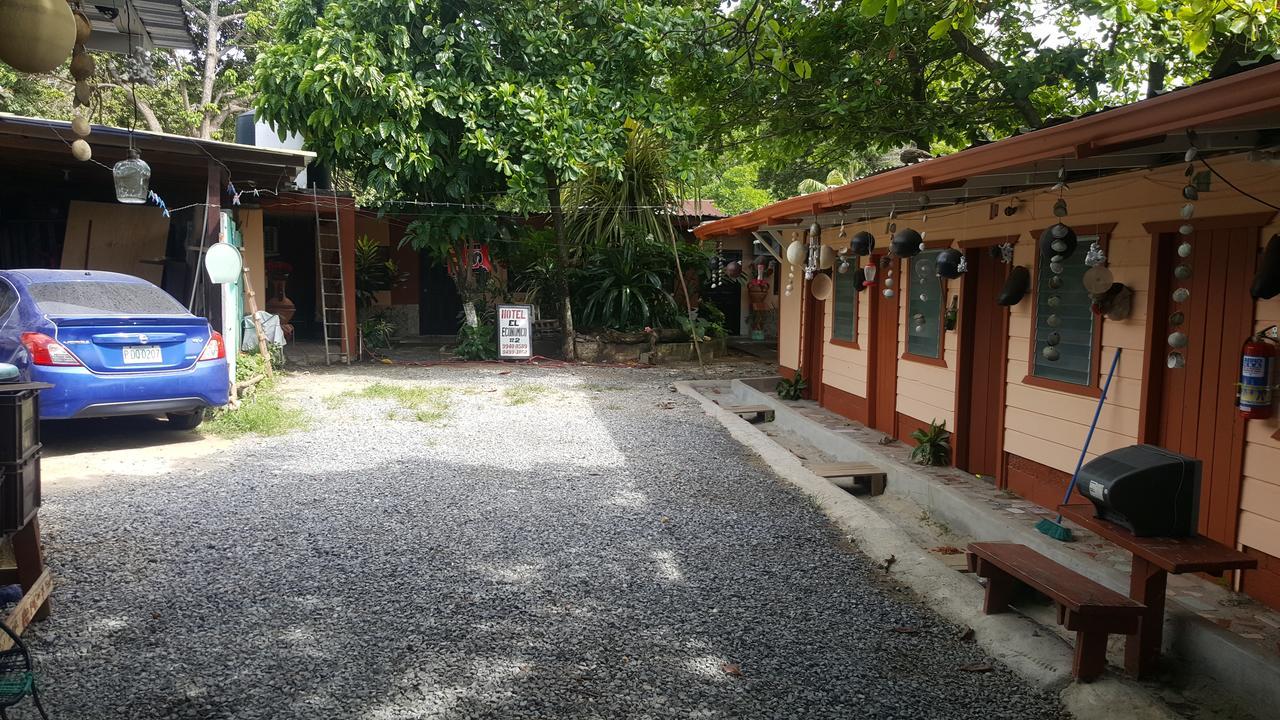 Hotel Economica Coxen Hole Exterior foto