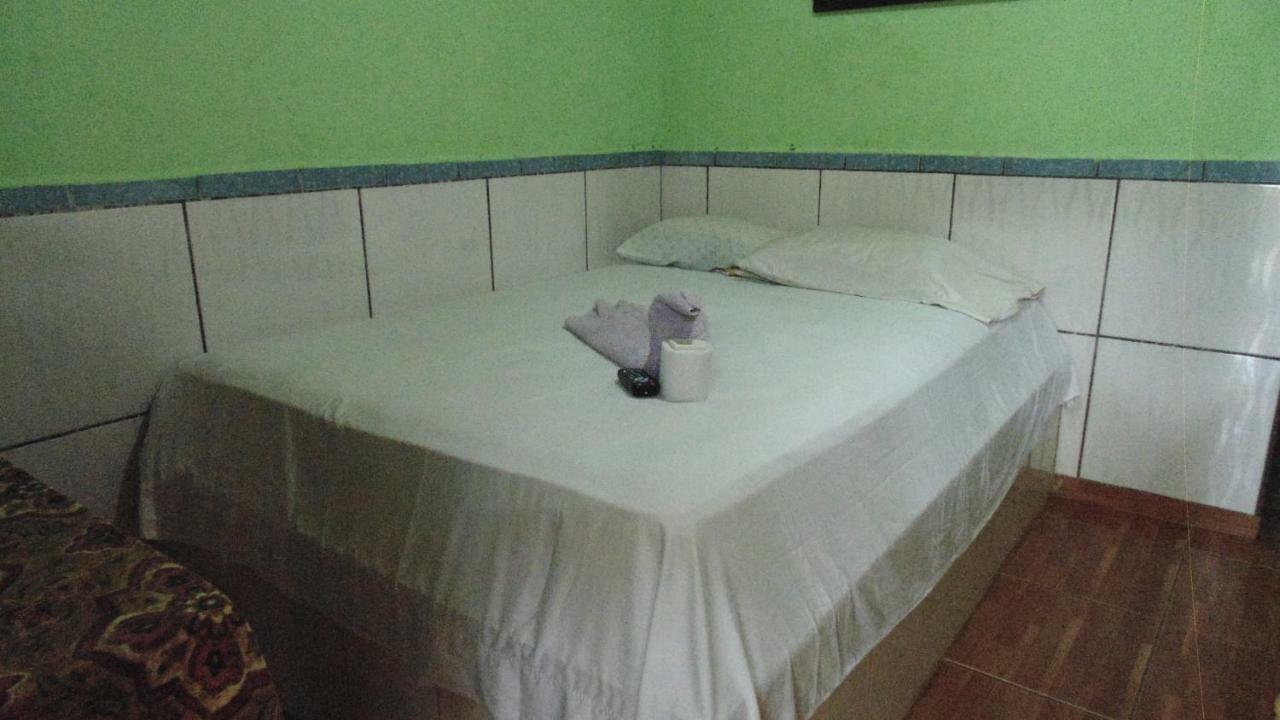 Hotel Economica Coxen Hole Exterior foto