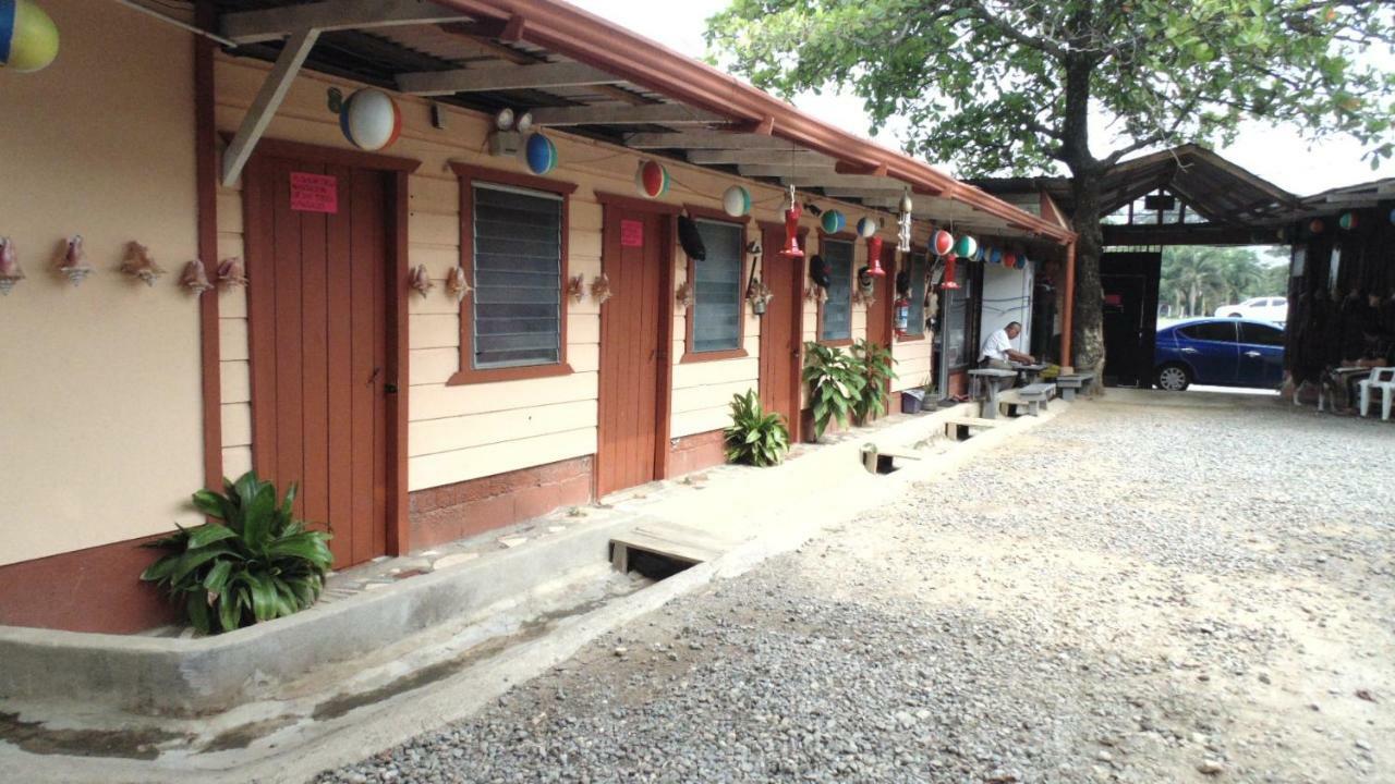 Hotel Economica Coxen Hole Exterior foto